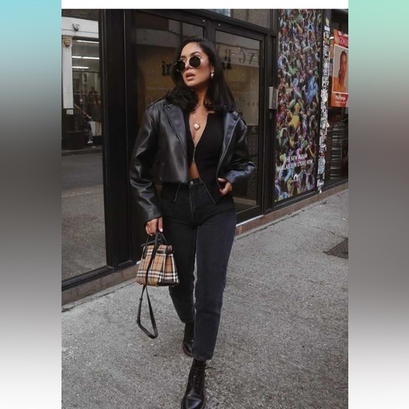 Levi's Women's Ribcage Straight Ankle Jeans - Picture 2 of 10